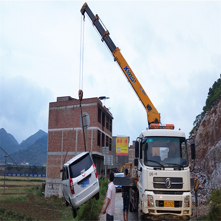 牡丹江道路交通事故救援吊装案例
